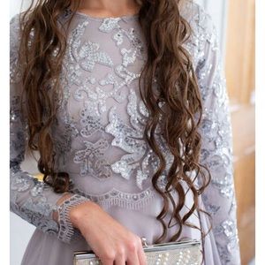 Worn 1x! EUC! The first two pics are the color and details, third pic is length!